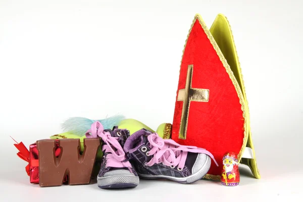 Putting shoes for Sinterklaas eve — Stock Photo, Image