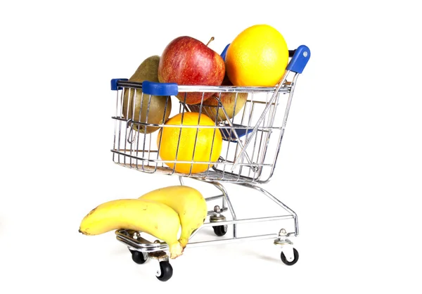 Frutas en un pequeño carrito de compras — Foto de Stock