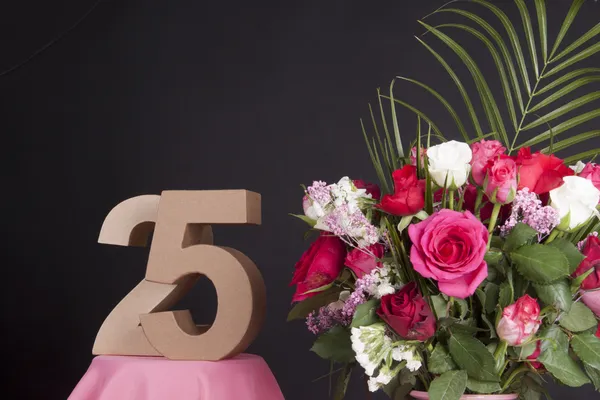 Feliz aniversário com rosas — Fotografia de Stock