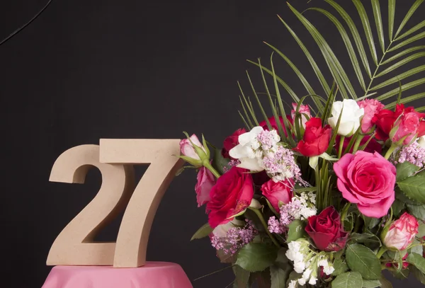 Grattis på födelsedagen med rosor — Stockfoto