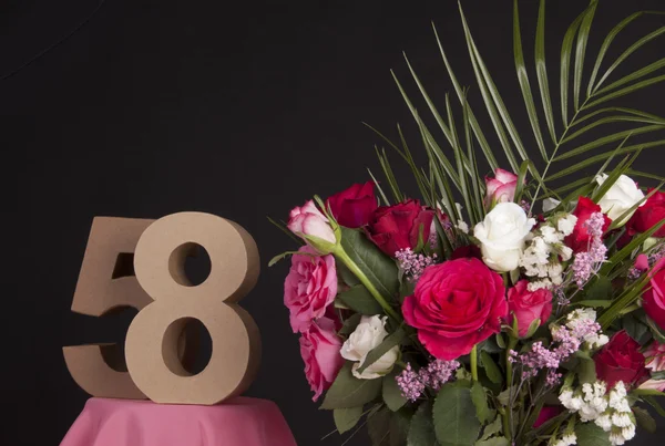 La mulţi ani cu trandafiri — Fotografie, imagine de stoc