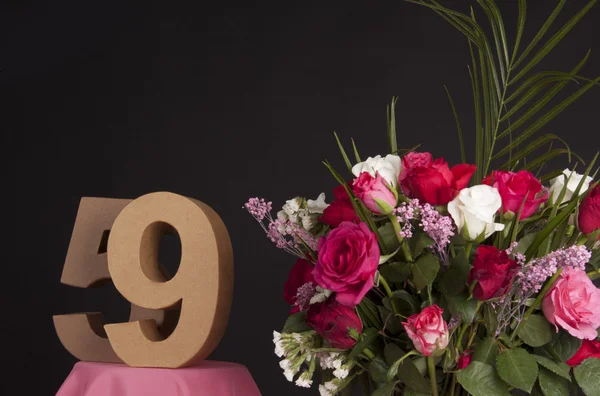 Joyeux anniversaire avec des roses — Photo