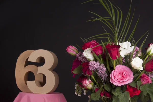 Feliz aniversário com rosas — Fotografia de Stock