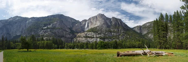 Панорама долины Йосемити — стоковое фото