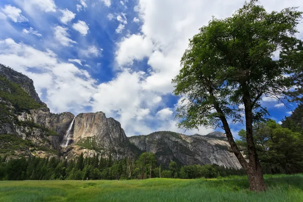 Quedas de Yosemite Superior e Inferior — Fotografia de Stock