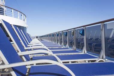 cruise gemi boş sandalye ile