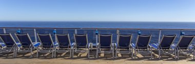 cruise gemi boş sandalye ile