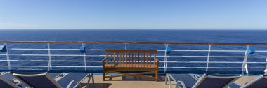 cruise gemi boş sandalye ile