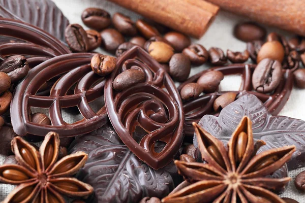 Anice, cannella, cioccolato e chicchi di caffè — Foto Stock