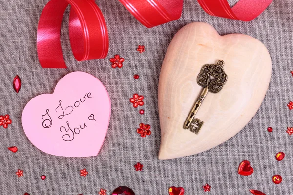 Valentýna s dřevěným srdcem — Stock fotografie