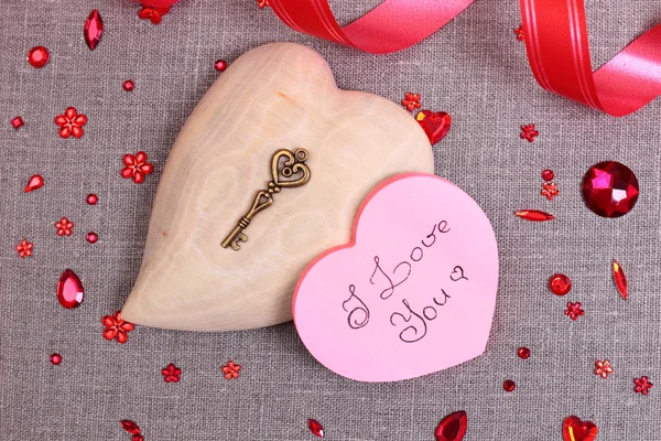 Walentynki karty z drewnianym sercem — Zdjęcie stockowe
