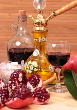 Nargile, şarap ve tatlılar