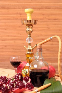 Nargile, şarap ve tatlılar