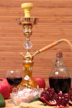 Nargile, şarap ve tatlılar
