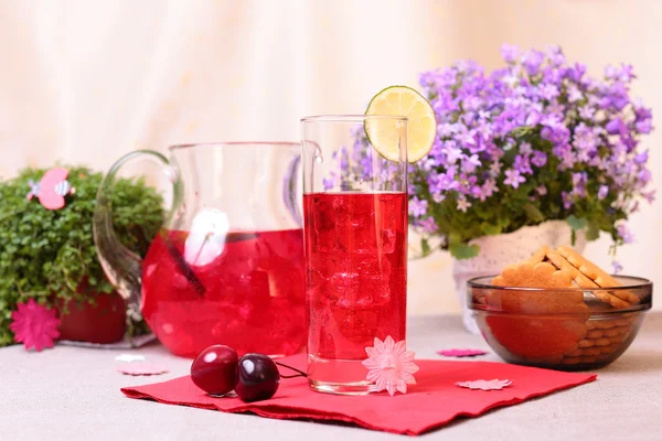 冷酸果蔓莓果汁饮料 — 图库照片