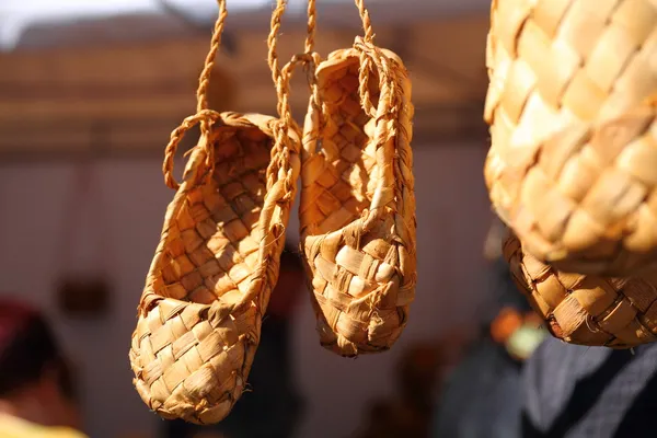 Bast schoenen — Stockfoto