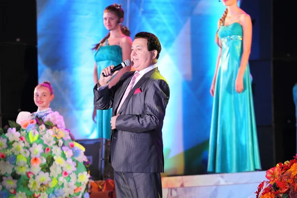 Russian famous singer Joseph Kobzon performs song — Stock Photo, Image