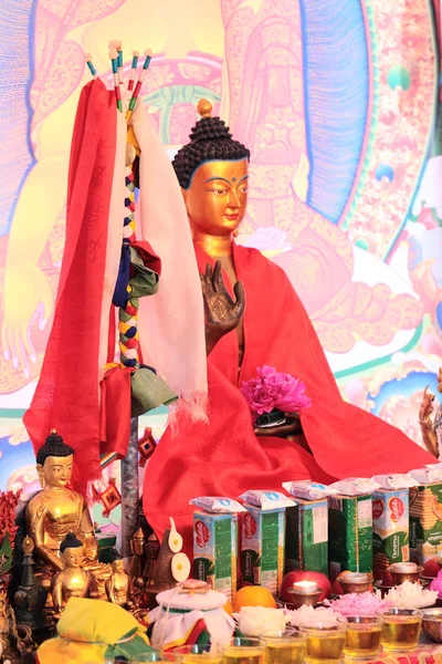 Estatueta dourada de Buda — Fotografia de Stock