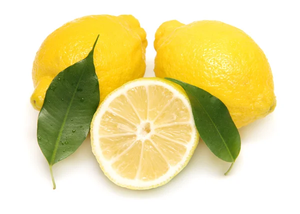 Limones y hojas — Foto de Stock