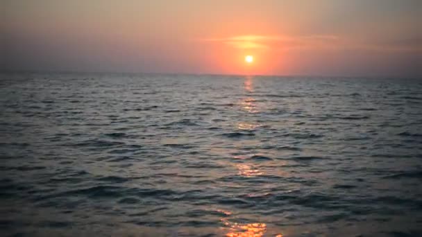 海滩上美丽的落日 — 图库视频影像