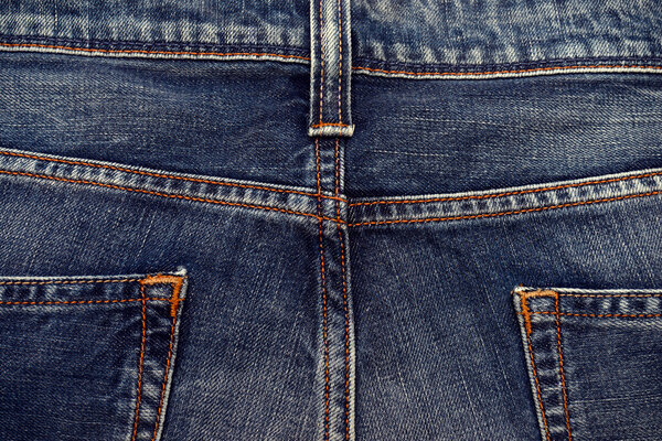 голубые джинсы