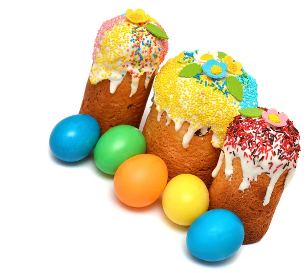 Pasen taart met versierd eieren — Stockfoto