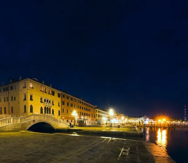Venecia terraplén vista nocturna — Foto de Stock