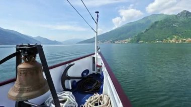 Gemi görünümünden Como Gölü (İtalya)