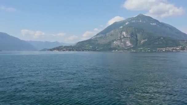 Lago de Como (Itália) e família no navio — Vídeo de Stock