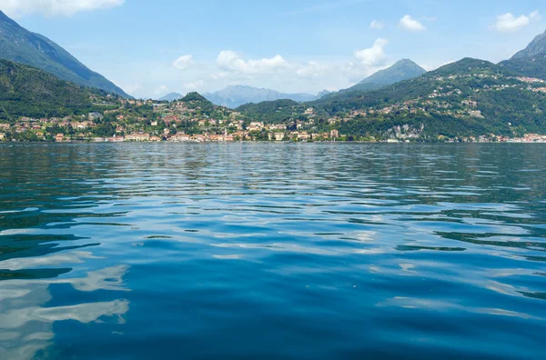 Letní pohled jezero como (Itálie) — Stock fotografie