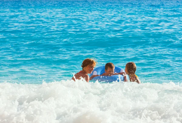 Family vacation on summer Ionian sea — Stock Photo, Image