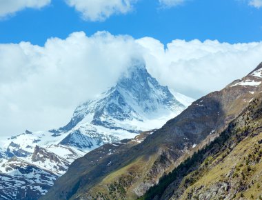 Yaz Matterhorn dağ (Alps)