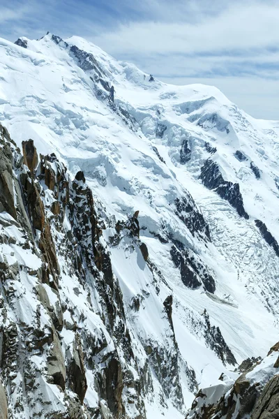 Horský masiv Mont blanc (pohled z aiguille du midi hoře, f — Stock fotografie