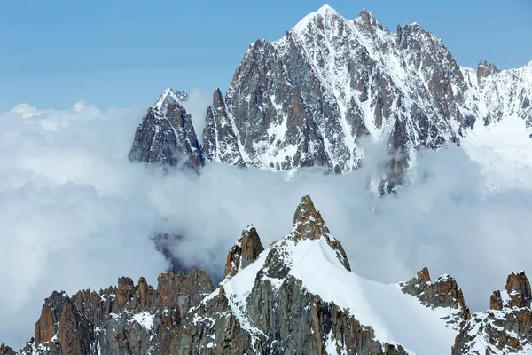 モン ・ ブラン山の中央山塊 (エギーユ ・ デュ ・ ミディ山からの眺め f — ストック写真