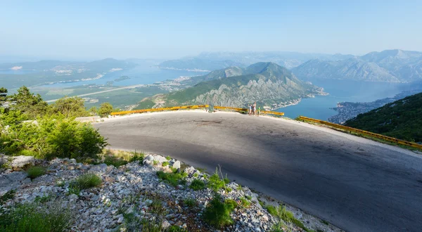 Kotor město na pobřeží (Černá Hora, zálivu Kotoru) — Stock fotografie