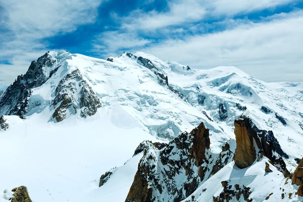 モン ・ ブラン山の中央山塊 (エギーユ ・ デュ ・ ミディ山からの眺め f — ストック写真