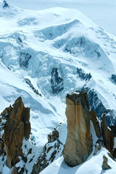 モン ・ ブラン山の中央山塊 (エギーユ ・ デュ ・ ミディ山からの眺め f — ストック写真