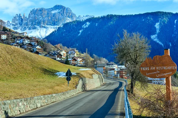 Village de montagne Tiers (Italie) ). — Photo