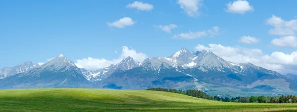 Jarní pohled Vysoké Tatry (Slovensko). — Stock fotografie