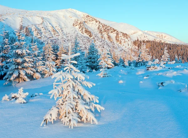 Sunrise winter mountain landscape — Stock Photo, Image