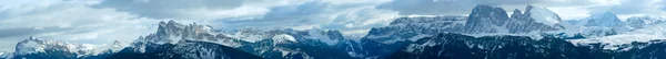 Beau panorama de montagne d'hiver — Photo