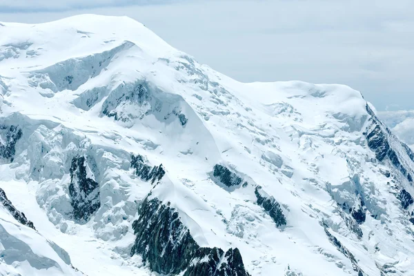 モン ・ ブラン山の中央山塊 (エギーユ ・ デュ ・ ミディ山からの眺め, — ストック写真