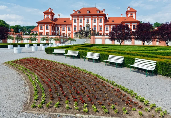 Palácio de Troja vista de verão (Praga, Checa ) — Fotografia de Stock