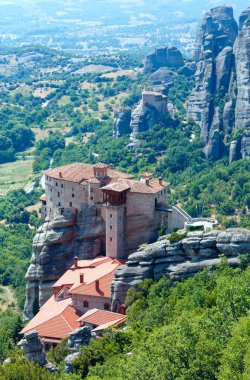 rocky Meteora manastırları