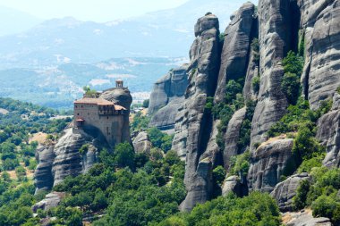 rocky Meteora manastırları