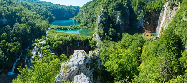 Plitvice meren nationaal park (Kroatië) panorama. — Stockfoto