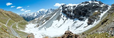 Yaz Stelvio geçmek panorama (İtalya)