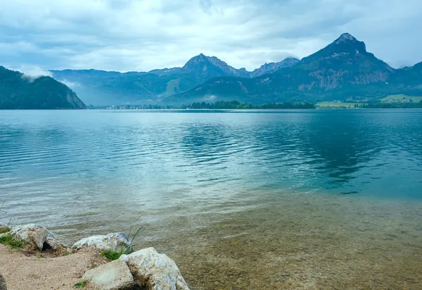 Letní jezero Wolfgangsee (Rakousko). — Stock fotografie