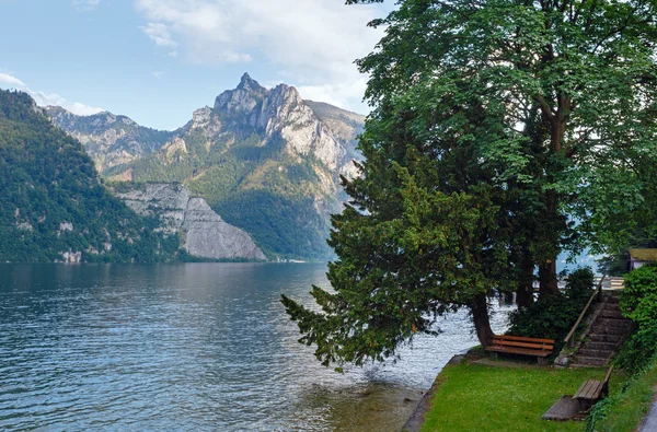 Traunsee zomer lake (Oostenrijk). — Stockfoto