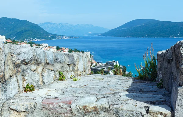 Baai van Kotor en Herceg Novi stad (Montenegro) — Stockfoto